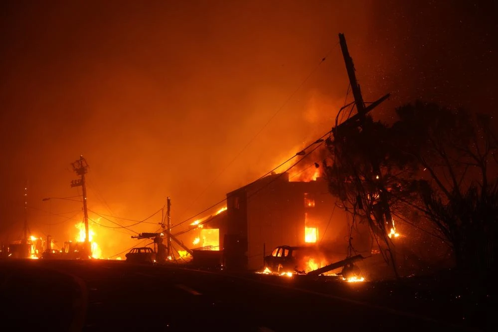 Los Angeles'ta Yangın Sebebiyle Olağanüstü Hal İlan Edildi