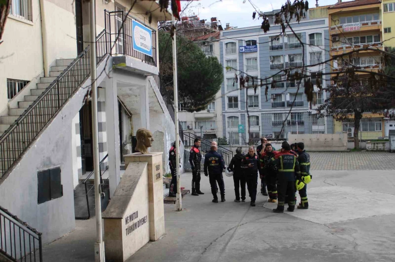 Macera olsun diye itfaiyeyi arayan çocuk Aydın’ı ayağa kaldırdı
