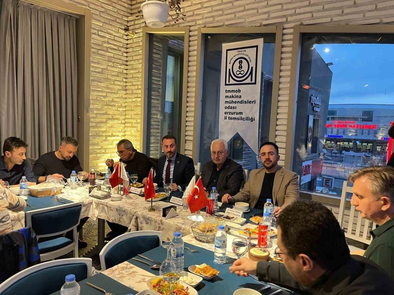 Makine mühendisleri iftarda buluştu
