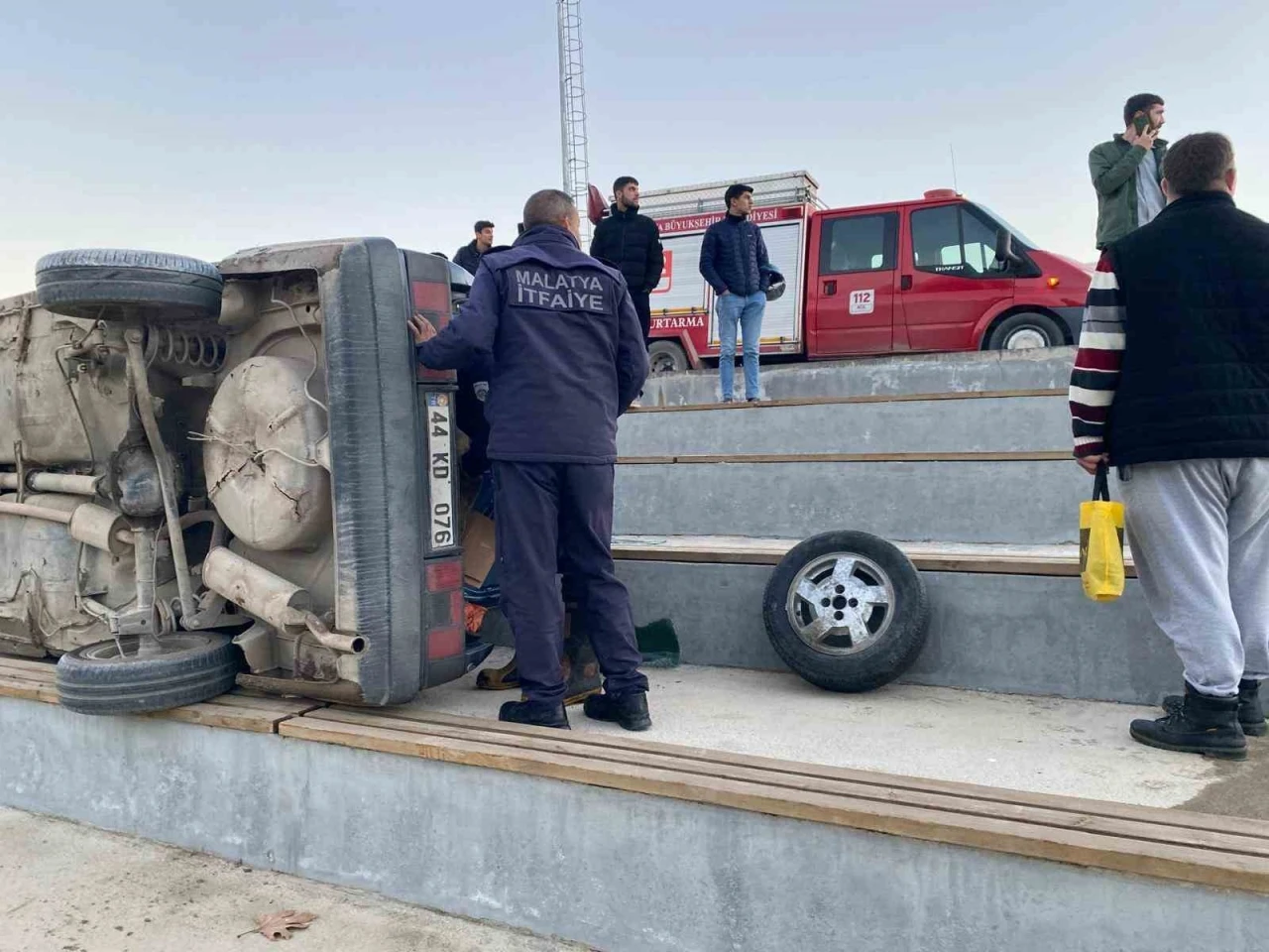 Malatya’da kontrolden çıkan Tofaş devrildi
