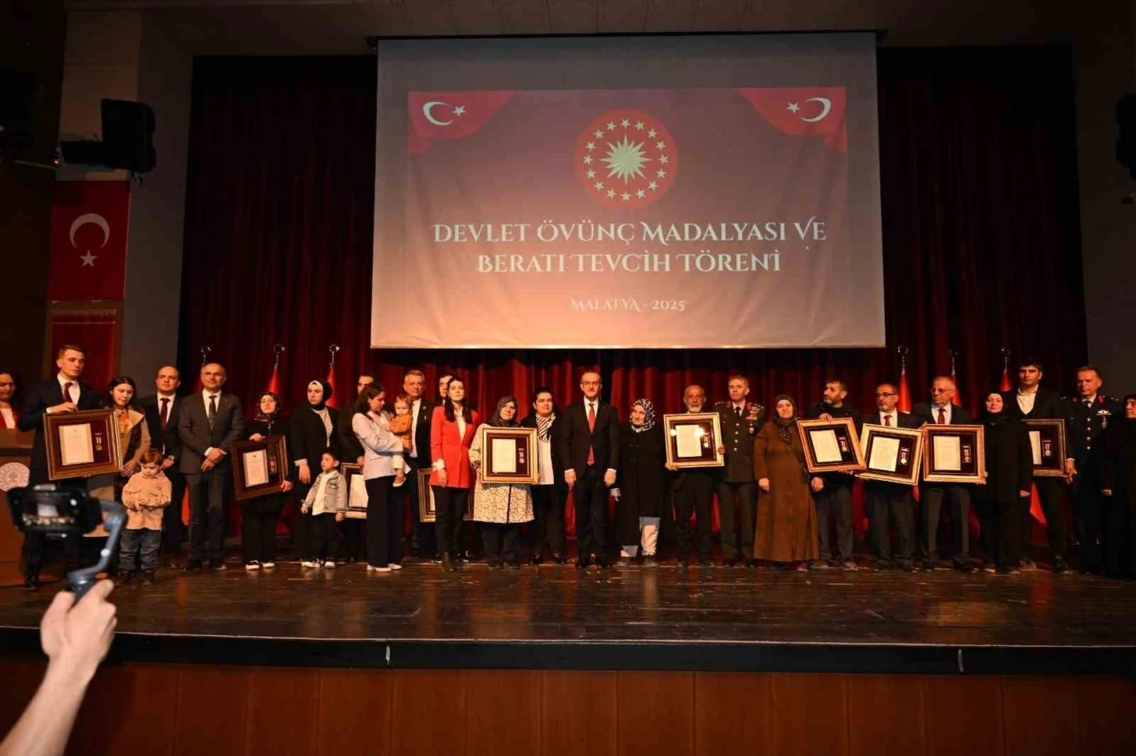 Malatya’da şehit ailelerine devlet övünç madalyası takdim edildi
