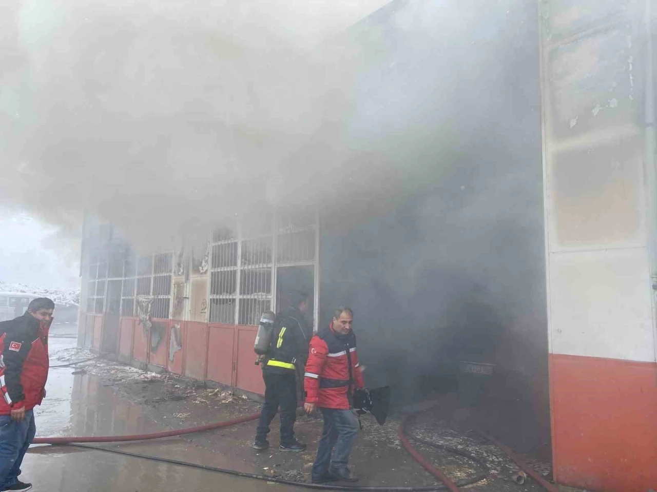 Malatya’daki iş yeri yangının yeni görüntüleri ortaya çıktı
