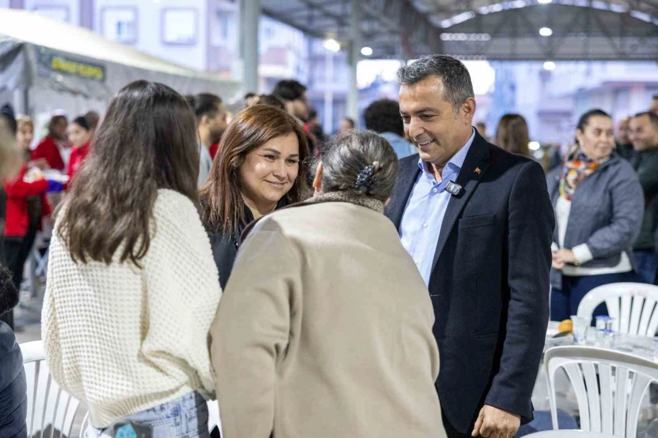 Manavgat Belediyesi ilk iftar sofrasını kurdu
