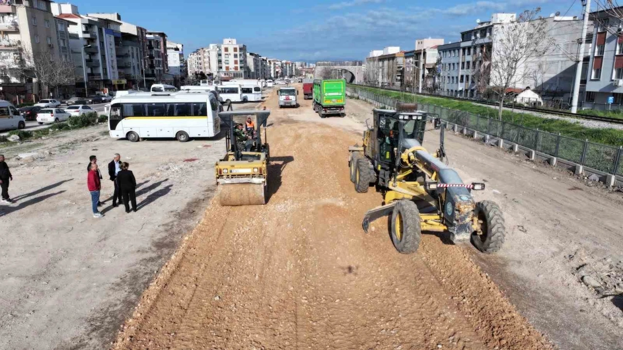 Manisa’da 18 yıllık yol sorunu çözülüyor
