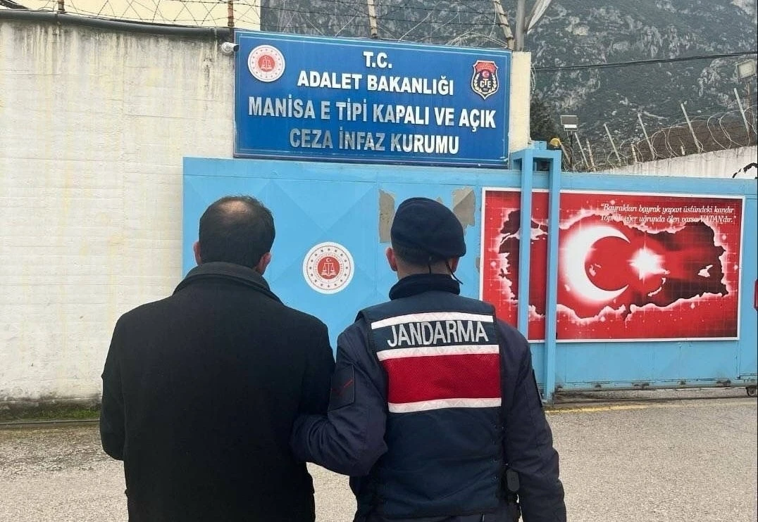 Manisa’da 2 yıldır aranan şahıs jandarma tarafından yakalandı
