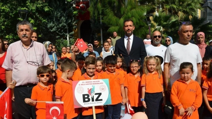 Manisa’da ’Mini Mini Birler Alayı’
