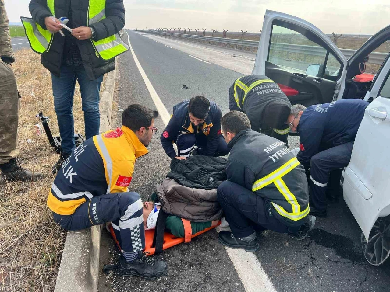 Mardin’de iki otomobil çarpıştı: 3 yaralı
