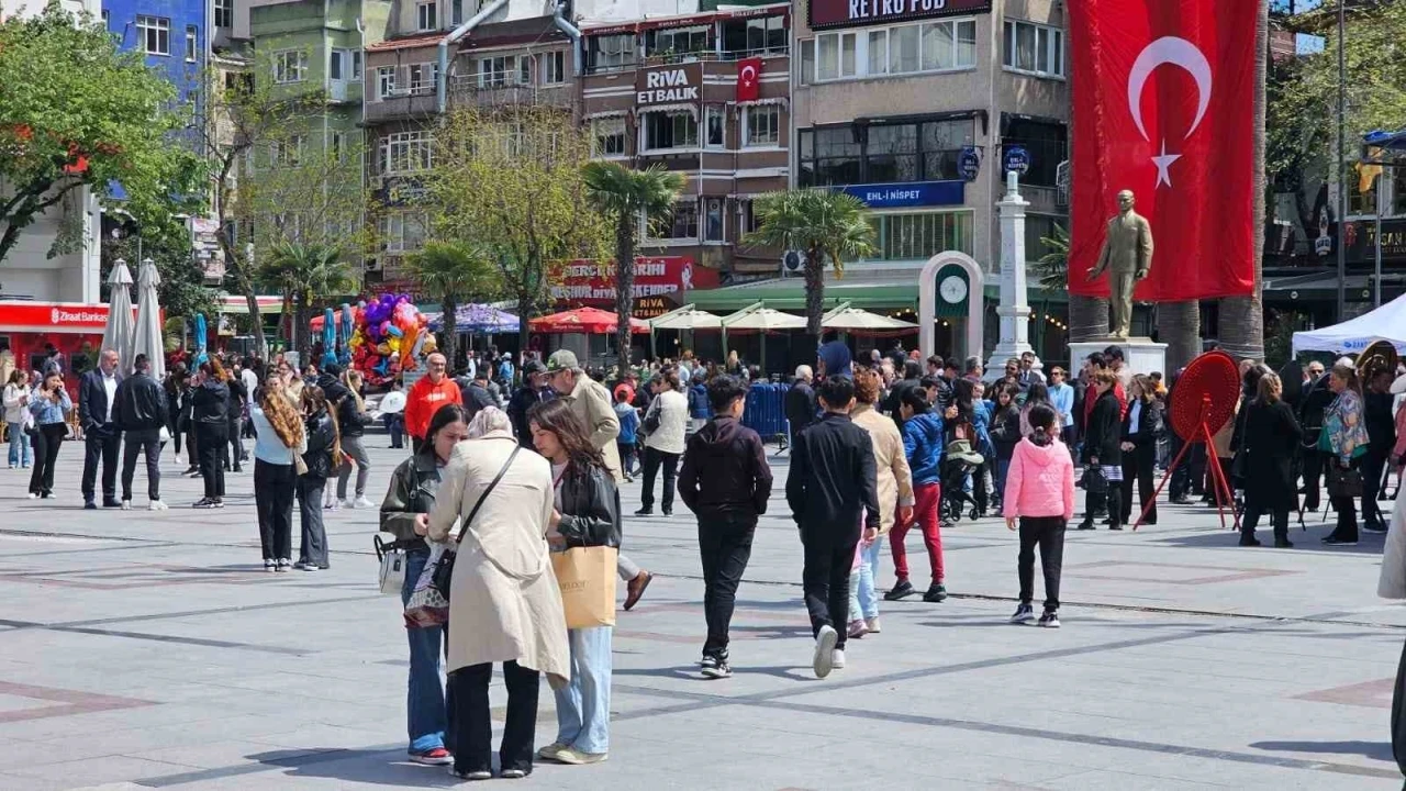 Marmara Denizi’nde 6.2 büyüklüğünde deprem Balıkesir’de de hissedildi
