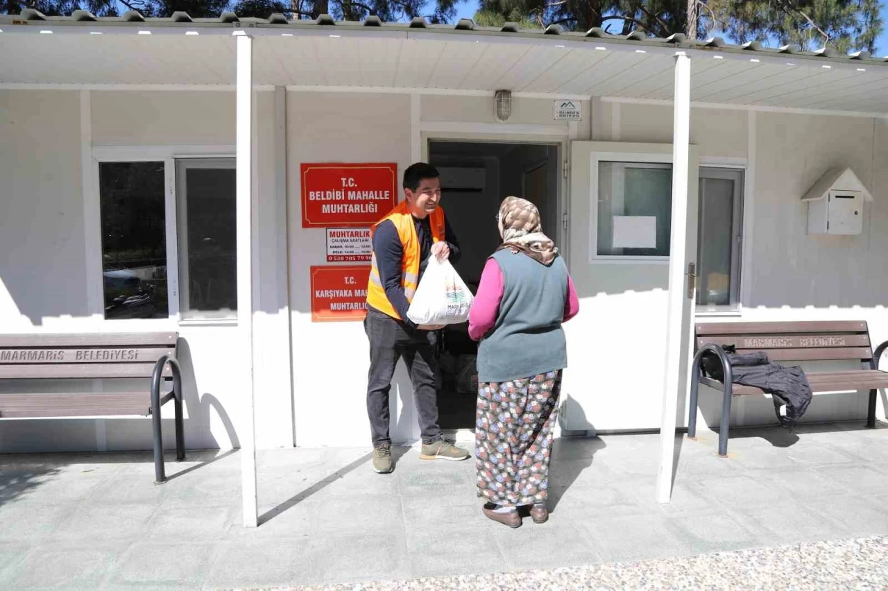 Marmaris’te Ramazan yardımı yüzleri güldürüyor
