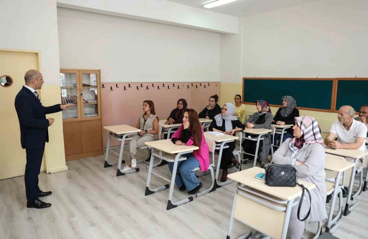 MEB, ebeveynlere &quot;Maarif Modeli&quot; okulları açıyor
