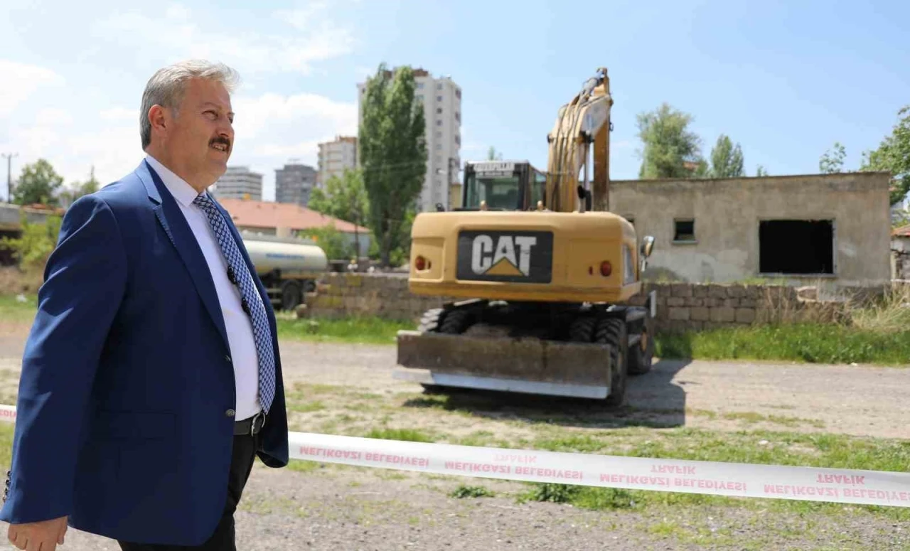 Melikgazi’de 147 Metruk Yapı Yıkıldı