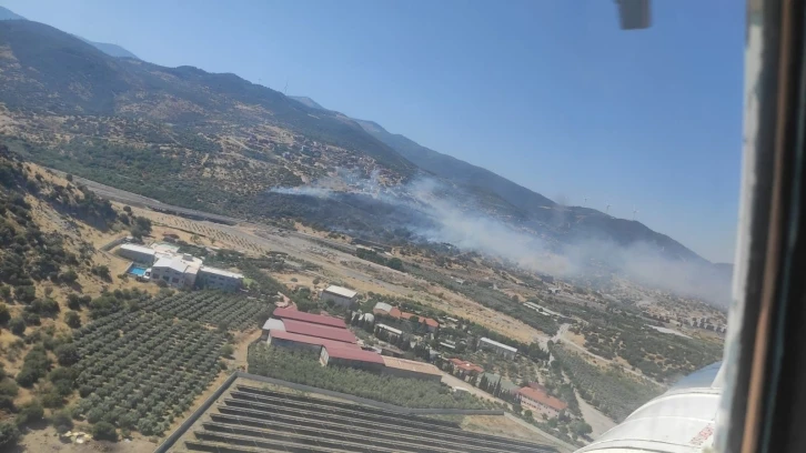 Menemen’de makilik alanda yangın
