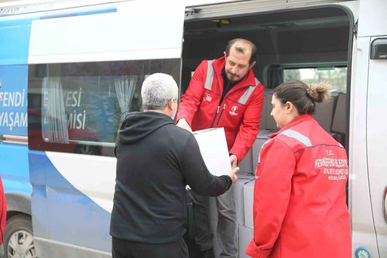 Merkezefendi Belediyesinin  ‘El Ele İyilik Hareketi’ binlerce ihtiyaç sahibine umut oluyor
