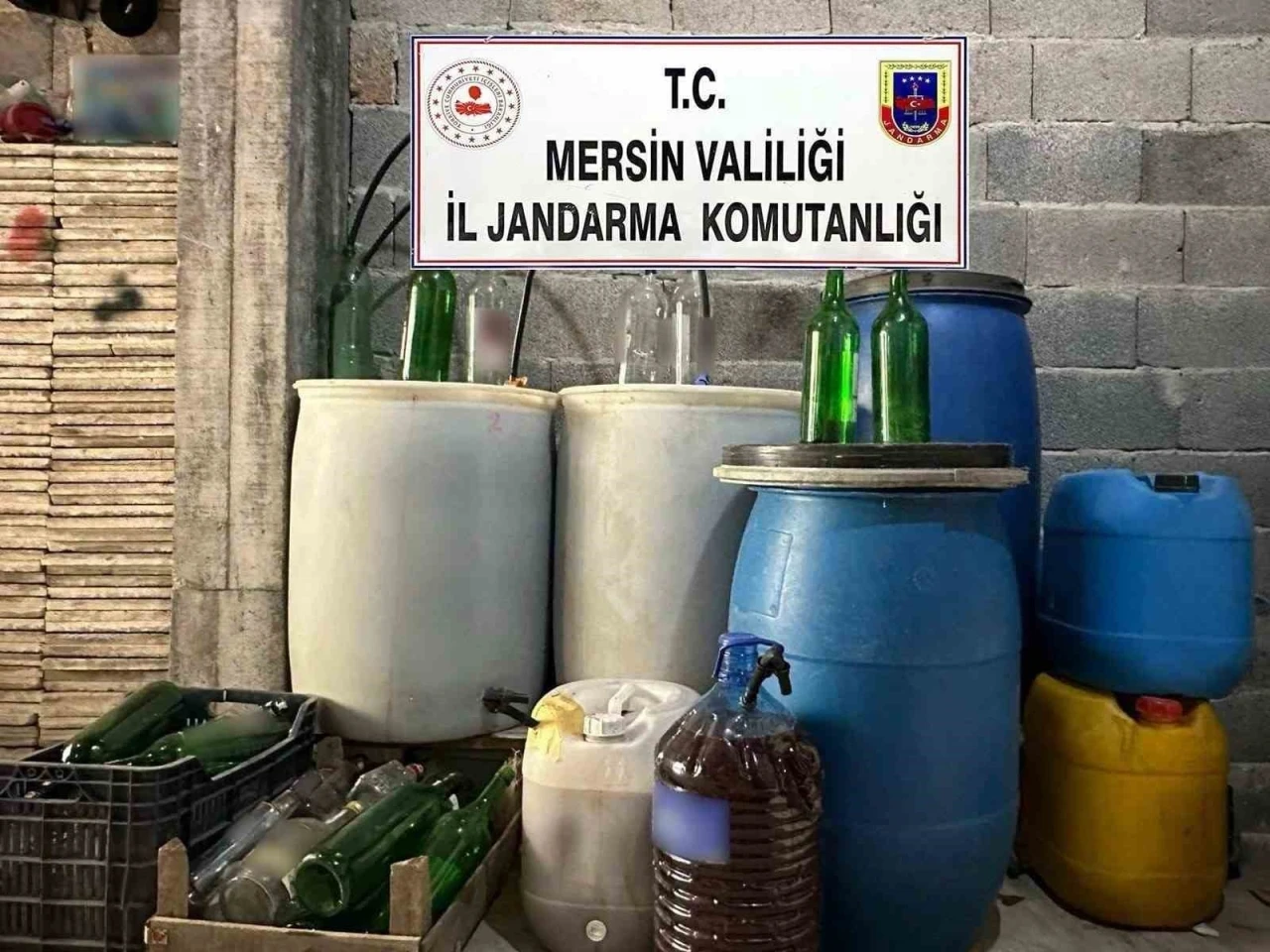 Mersin’de 640 litre sahte içki ele geçirildi
