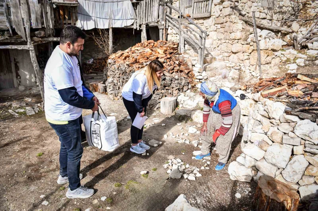 Mersin’de ’Un Katkısı Projesi’ kapsamında destekler sürüyor
