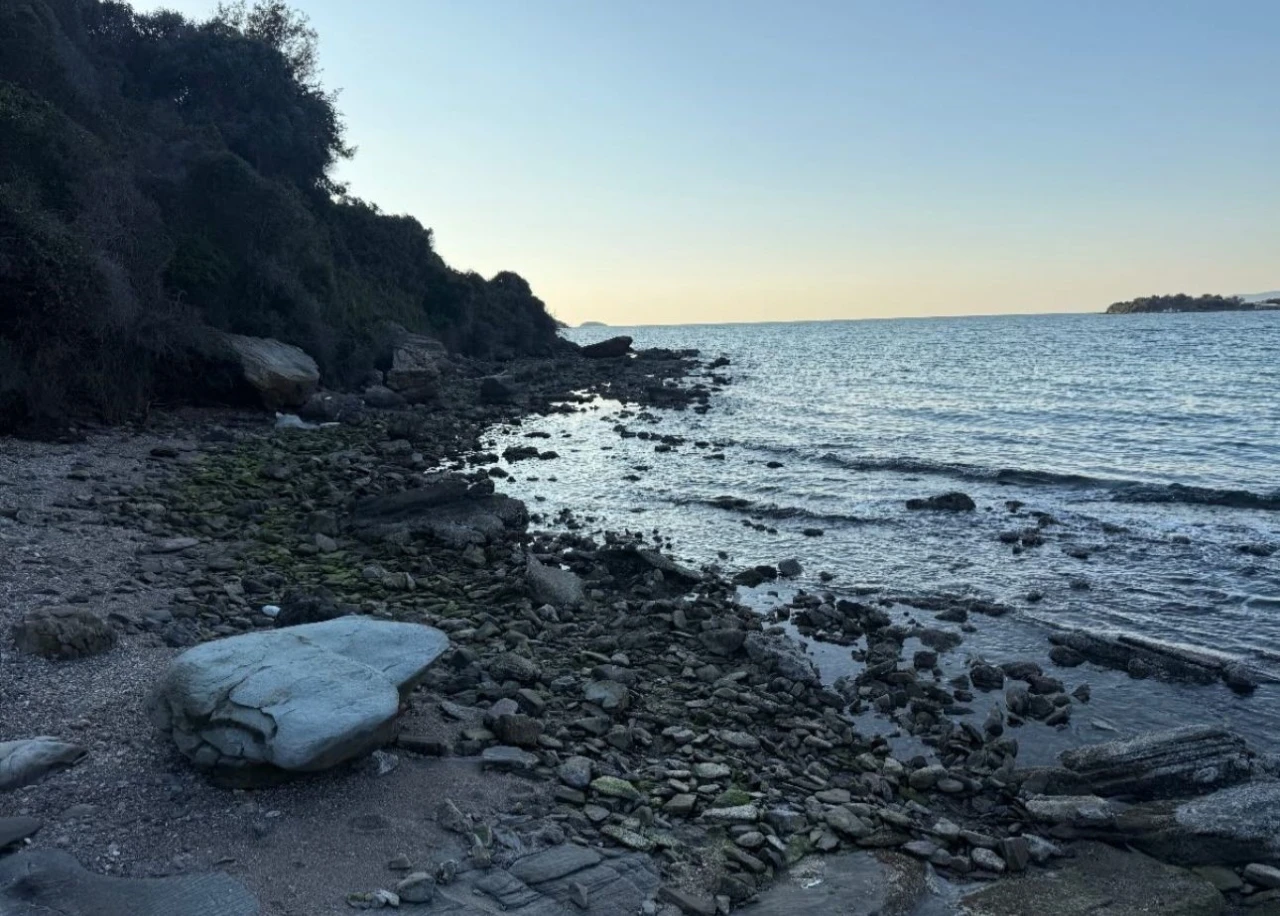 Milas Boğaziçi’nde deniz suyu çekildi
