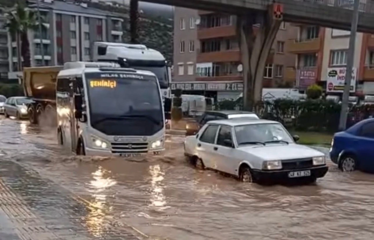 Milas’ta Her Yağışta Aynı Manzara!