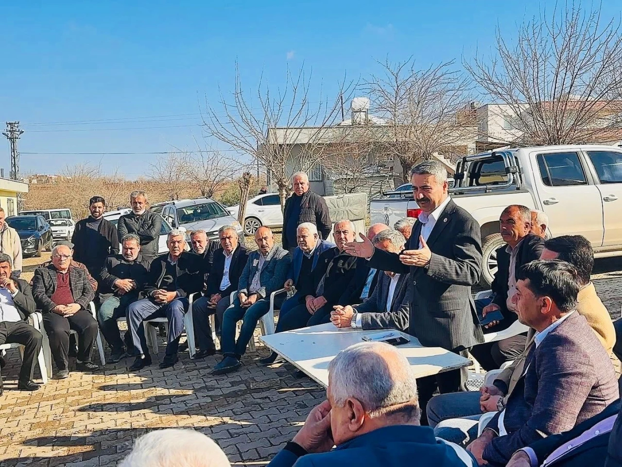 Milletvekili Alkayış, muhtarlar ve köylülerle bir araya geldi
