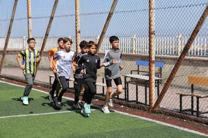 Milli sporcu; çocuklar kötü alışkanlıklar, kötü alışkanlıklar yerine spora yönlendiriyor
