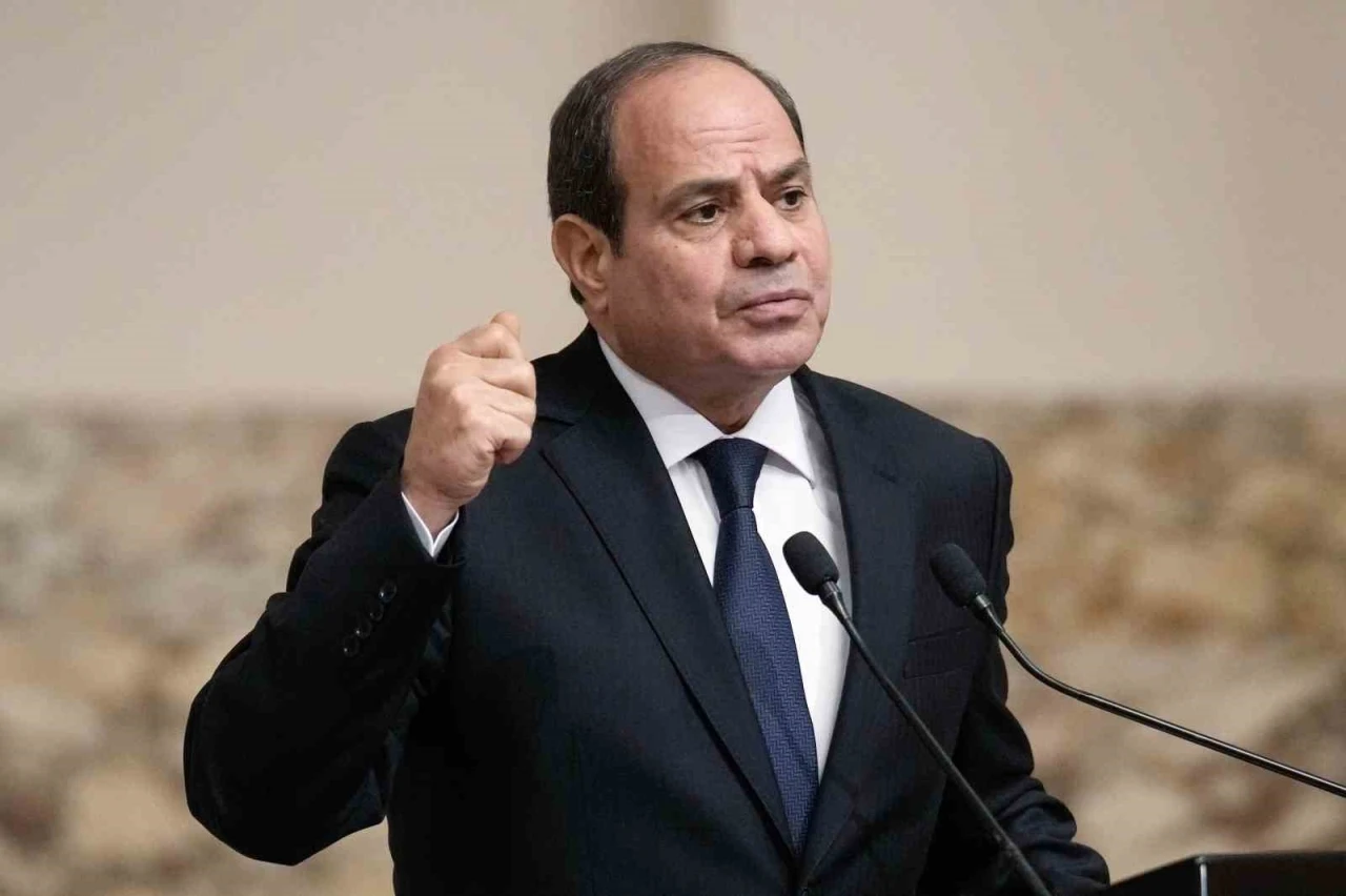 Mısır Cumhurbaşkanı es-Sisi: &quot;Filistin halkını yerinden etmeden Gazze Şeridi’nin yeniden inşasına derhal başlanması gerekiyor&quot;
