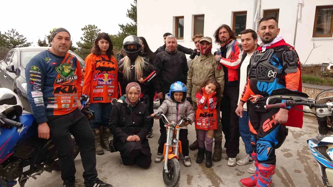 Motosiklet tutkunları, kortej eşliğinde Türkiye’nin ilk milli parkına gitti
