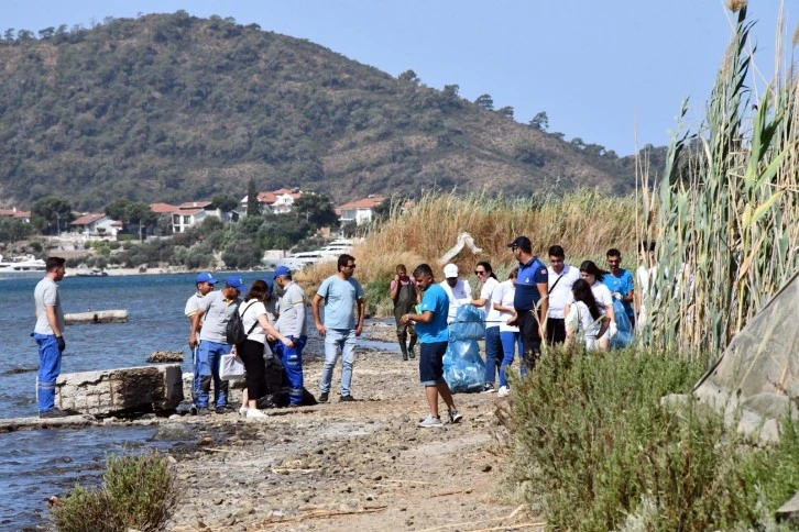 FETHİYE KUŞ CENNETİ’NDEN 350 KİLO ÇÖP ÇIKTI