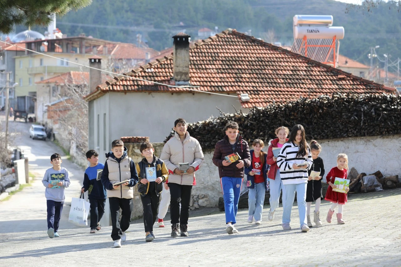 KAVAKLIDERE’YE ÇOCUK KÜTÜPHANESİ AÇILDI 