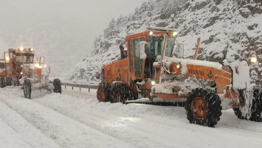 ANTALYA'DA KAR YAĞIŞI BAŞLADI