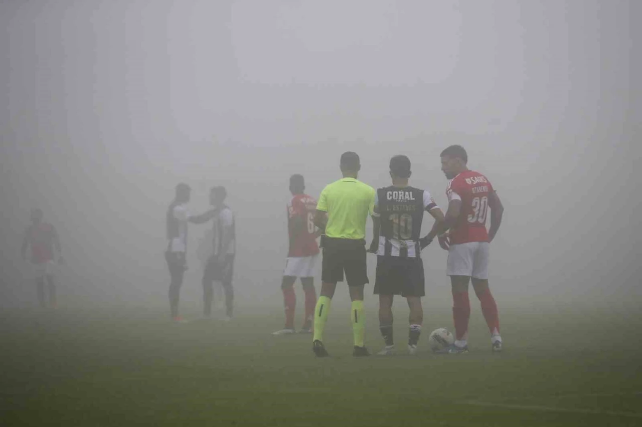 Nacional - Benfica maçı yoğun sis nedeniyle ertelendi
