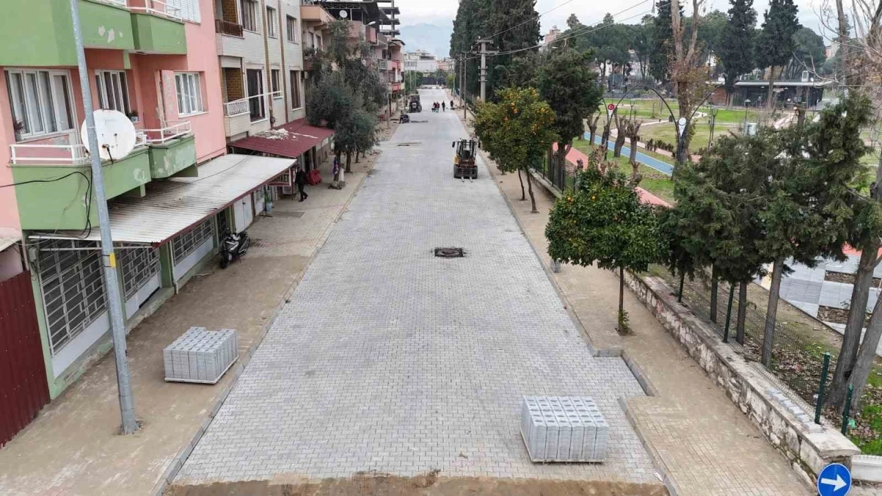 Nazilli Belediyesi’nden, 268 sokakta yol yenileme çalışması
