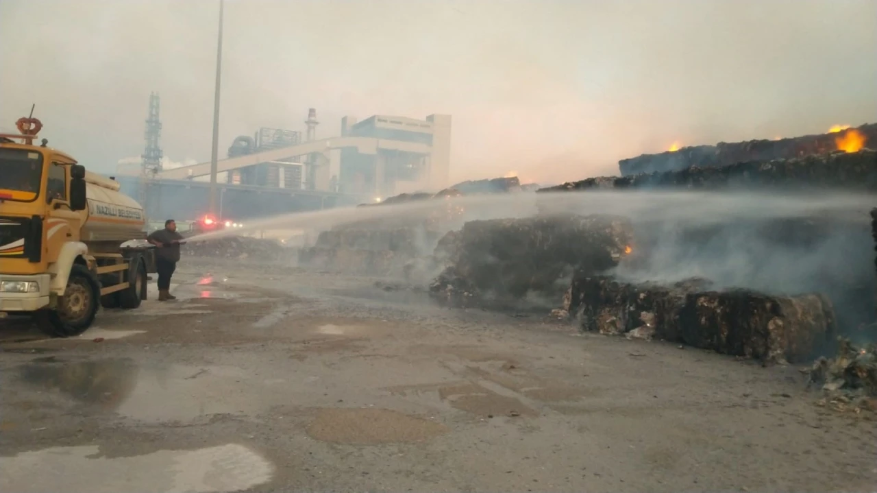 Nazilli Belediyesi’nden Söke’deki yangının söndürme çalışmalarına destek
