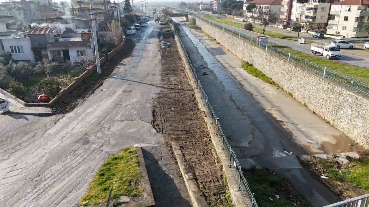 Nazilli Belediyesi’nden Yeşilyurt’ta kaldırım çalışması
