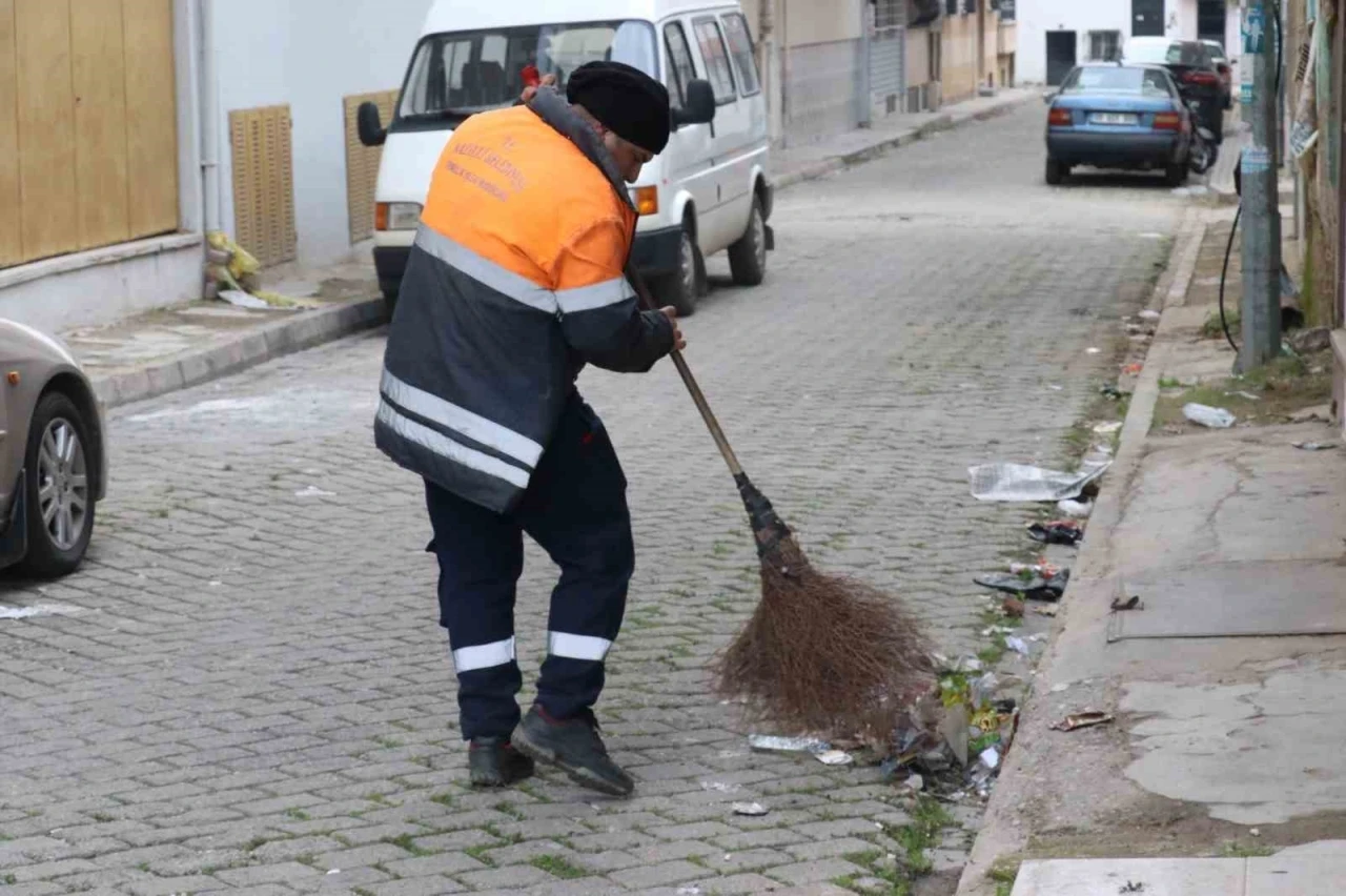 Nazilli Belediyesi’nin temizlik çalışmaları sürüyor
