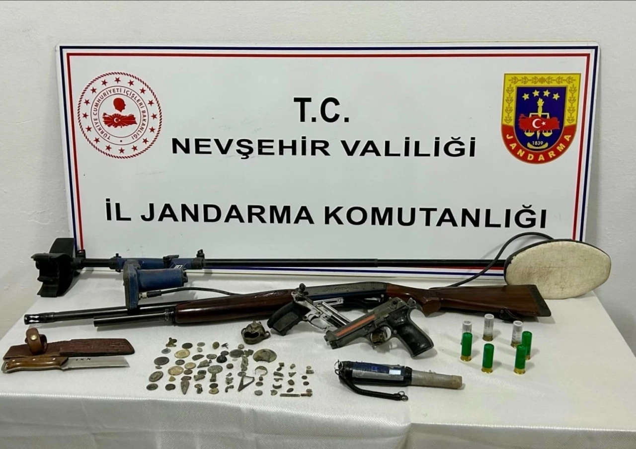 Nevşehir’de 68 tarihi obje ve sikke ele geçirildi
