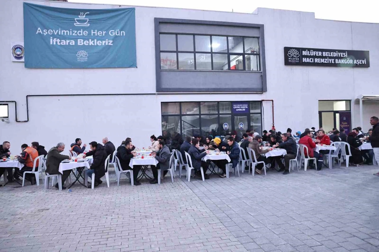 Nilüfer’de iftar sofraları dayanışmayı artırıyor
