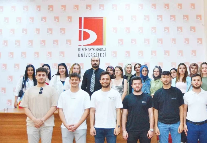 Öğrencilerin kariyerine yön verecek seminerler düzenleniyor
