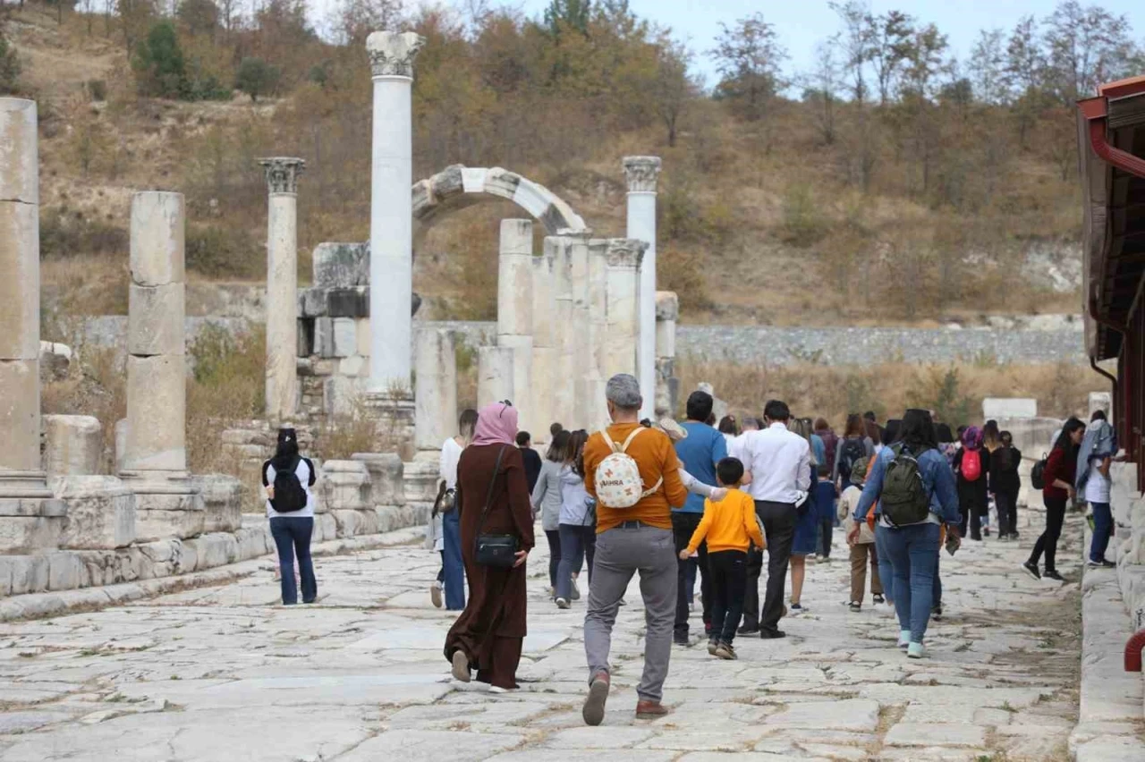 ‘Okuma Seferberliği Projesi’ ödül töreni Yatağan’da yapıldı
