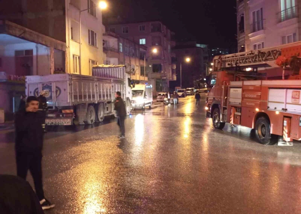 Ordu’da metruk binada yakılan ateş itfaiyeyi alarma geçirdi
