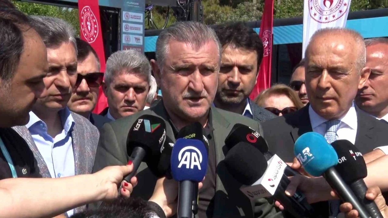 Osman Aşkın Bak: &quot;Türkiye, dünyada büyük bir spor ülkesi haline geldi&quot;

