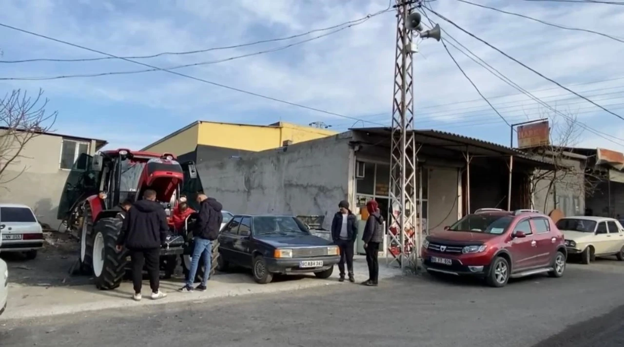 Osmaniye Ferdi Tayfur’a belediye hoparlörlerinden şarkısını çalarak veda etti
