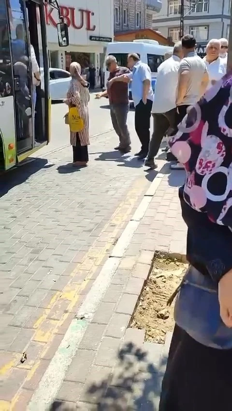 Otobüste yolcu almama kavgası
