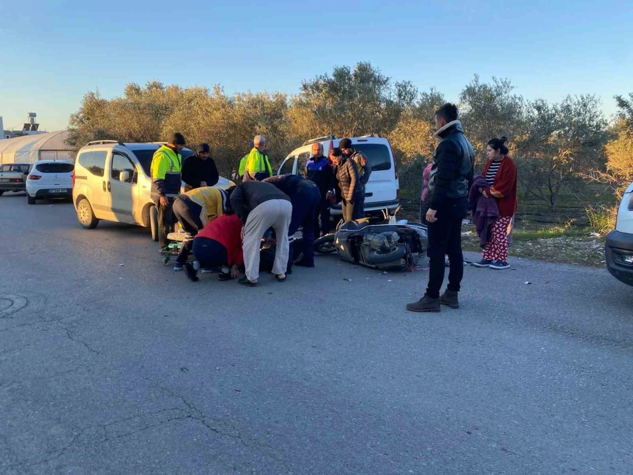 Otomobil ile çarpışan motosikletin sürücüsü yaralandı
