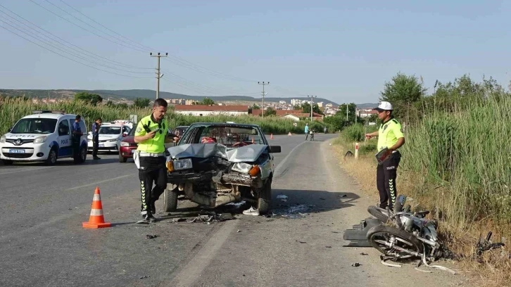 Otomobil ile motosiklet çarpıştı: 2 yaralı
