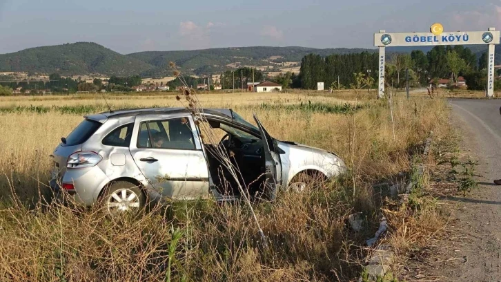 Otomobil tarlaya uçtu: 6 yaralı
