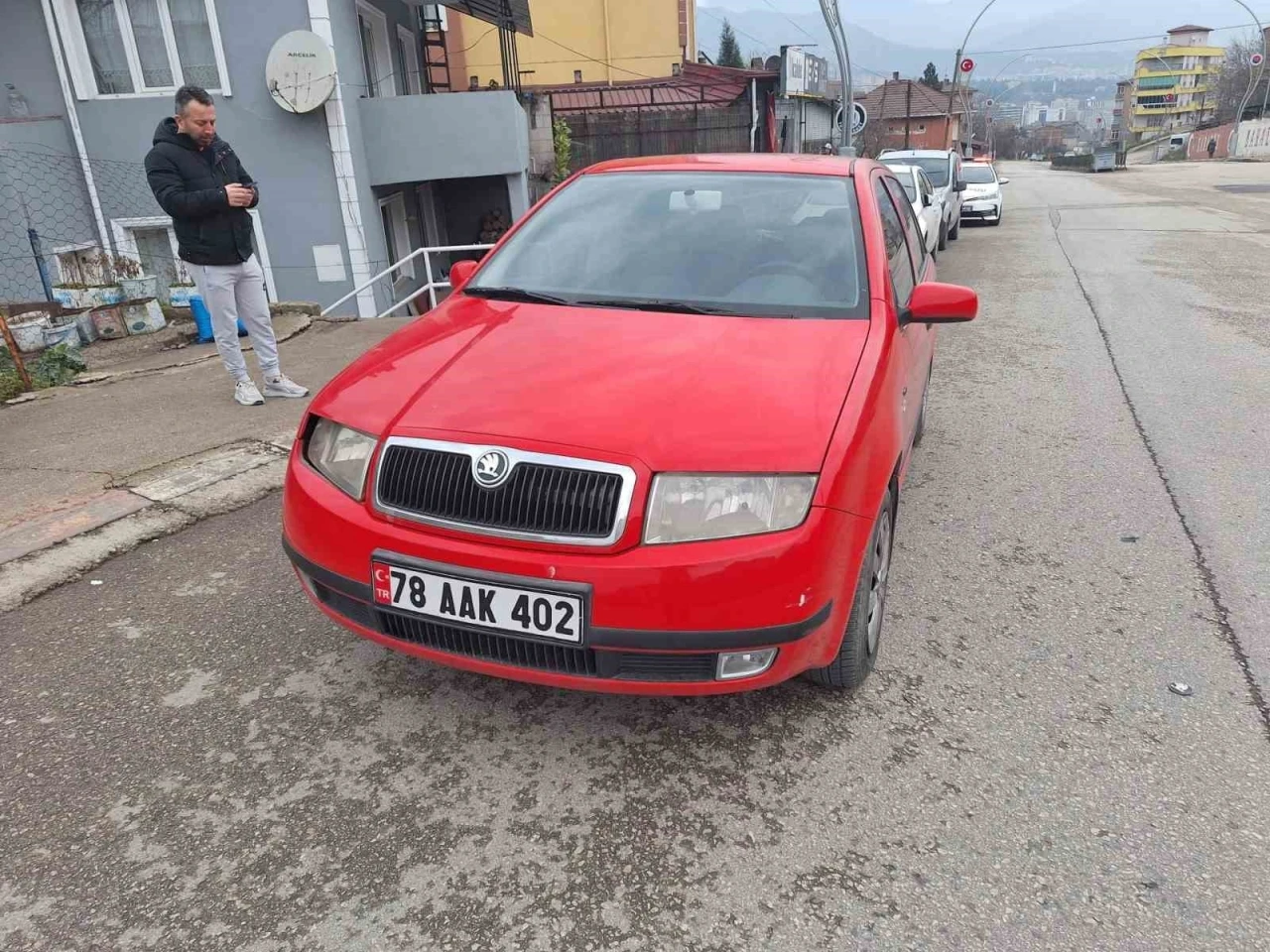 Otomobilin çocuğa çarptığı anlar kamerada
