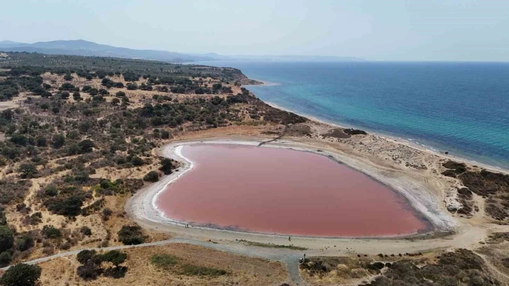 (Özel) 2 bin yıllık antik liman kalpli pembe göle dönüştü
