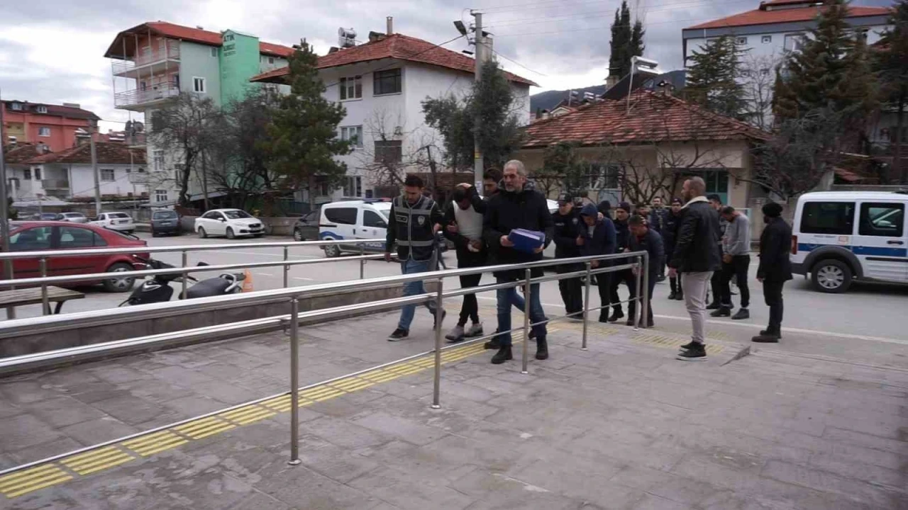 Özlem Şımarık cinayetinde yargılanan 9 sanıktan ikisine tahliye kararı
