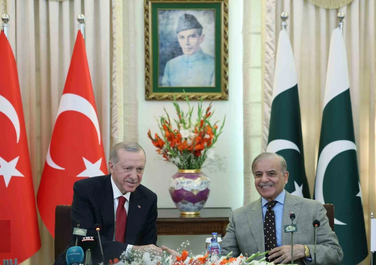 Pakistan Başbakanı Şerif: &quot;Türkiye, dünya çapında en hızlı büyüyen ülkelerin başında geliyor&quot;
