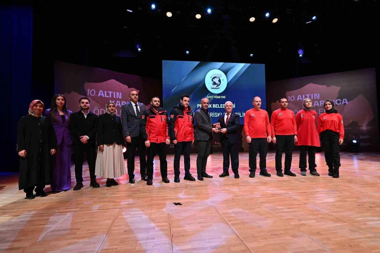 Pendik Belediyesi’ne Altın Karınca Ödülü
