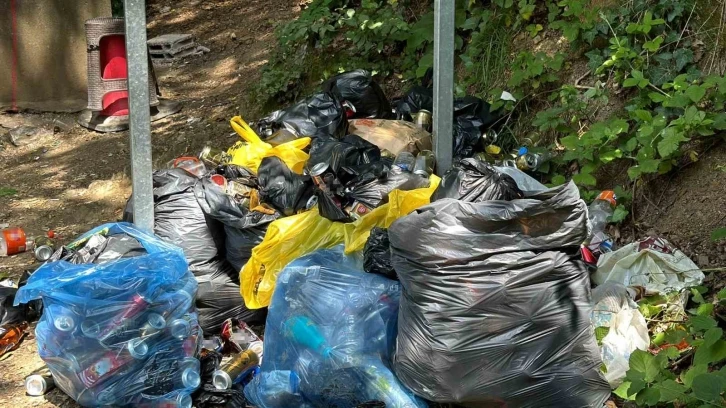 Piknikçiler Belgrad Ormanı’nı çöp yığınına çevirdi
